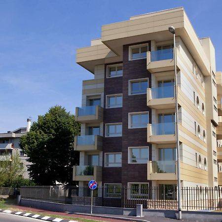 Residence Le Querce Чернуско-суль-Навільйо Екстер'єр фото