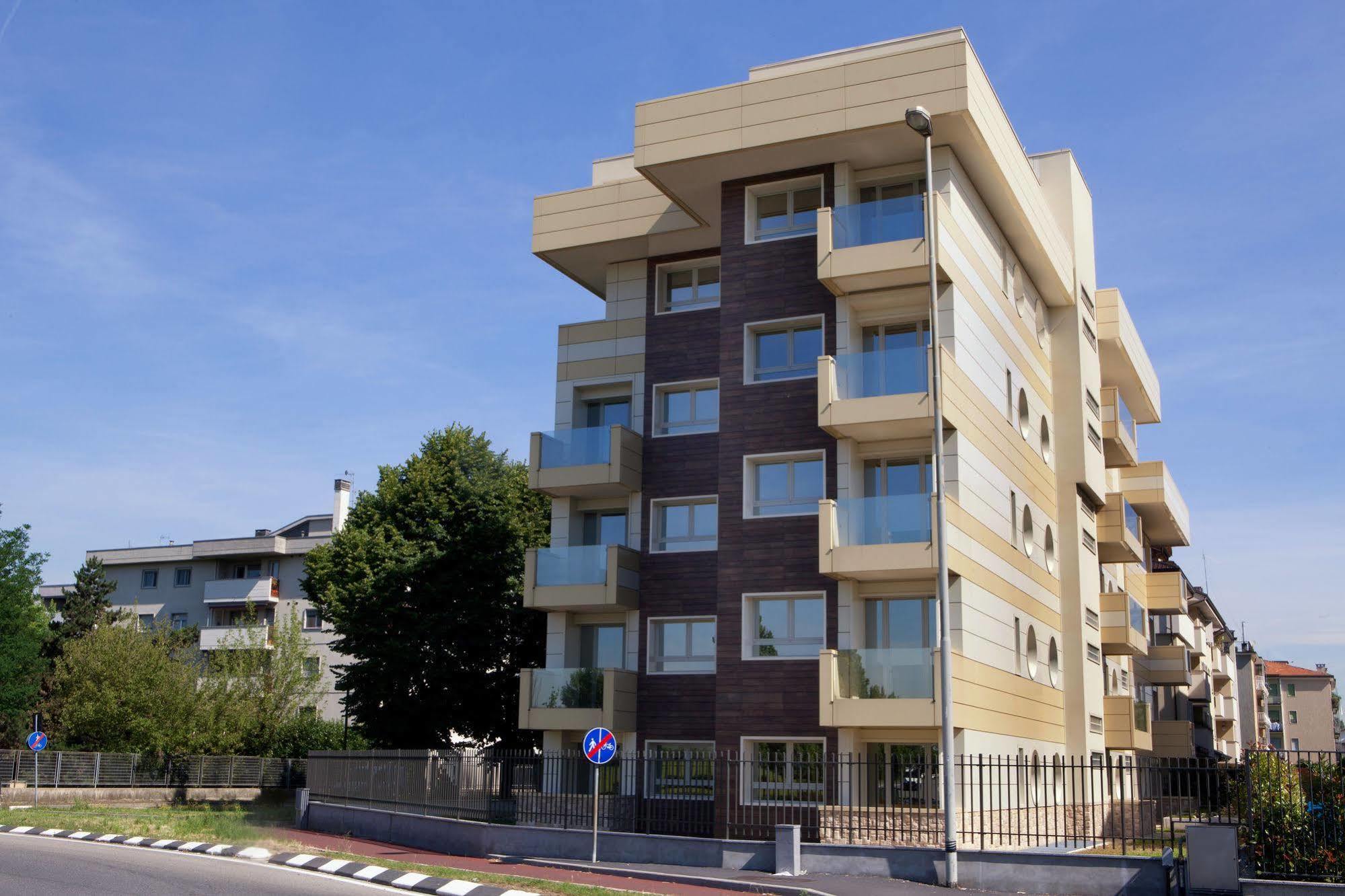 Residence Le Querce Чернуско-суль-Навільйо Екстер'єр фото